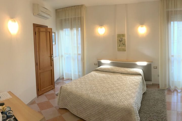 Room 5 of 30