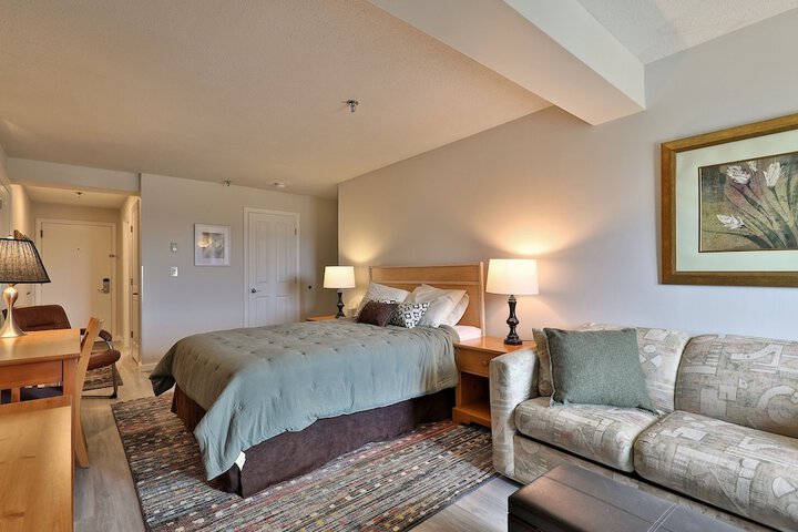 Room 33 of 234