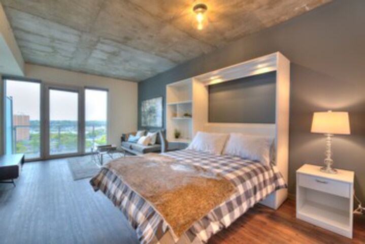 Room 25 of 49
