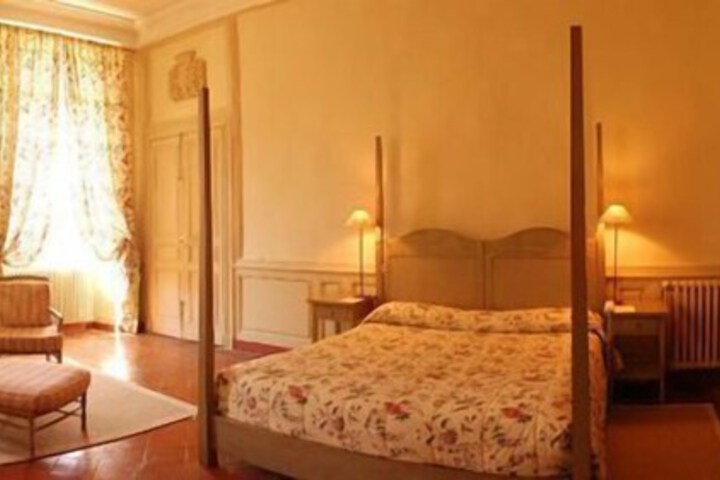 Room 2 of 23