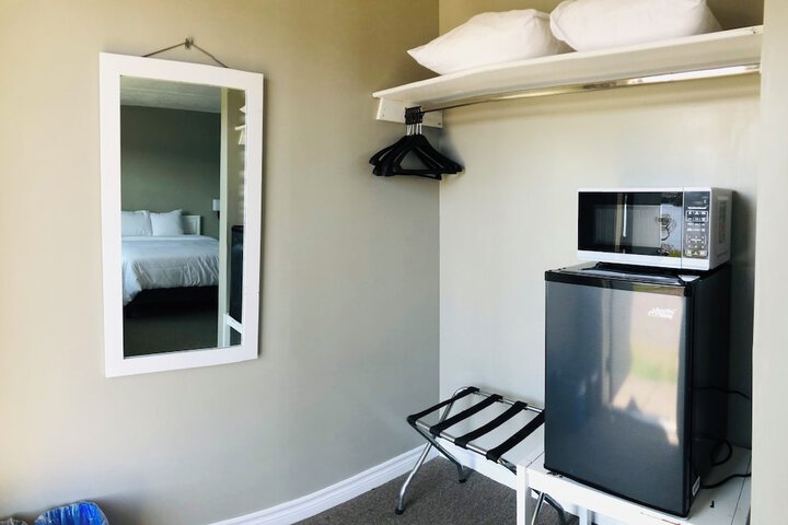Room 9 of 50