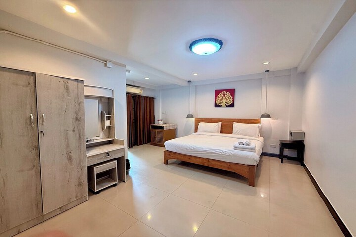 Room 37 of 61