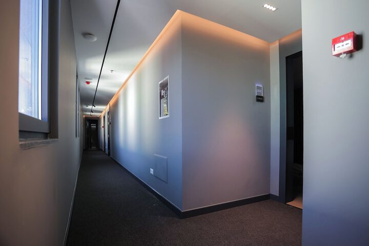 Room 121 of 198