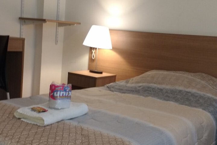 Room 10 of 42