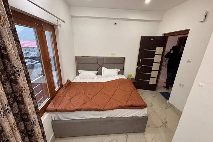 Room 8 of 23