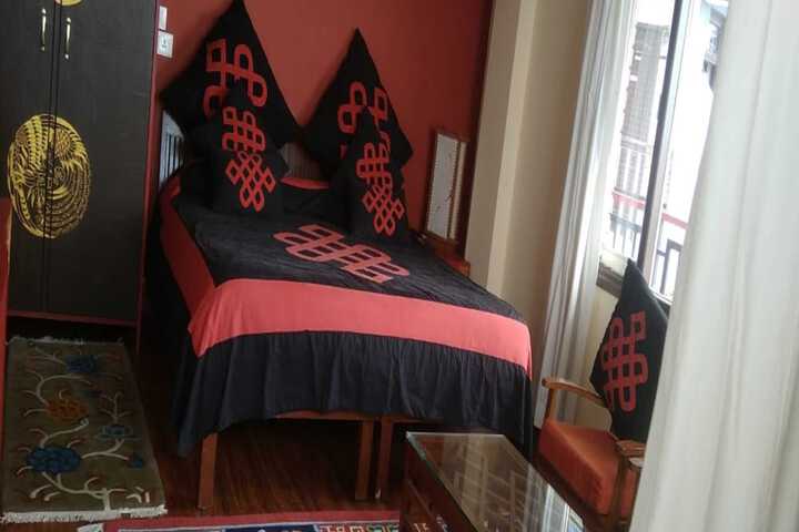 Room 17 of 38