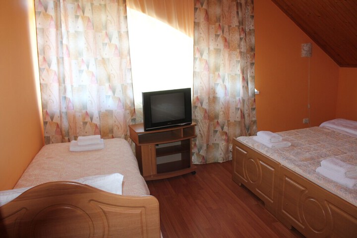 Room 10 of 21
