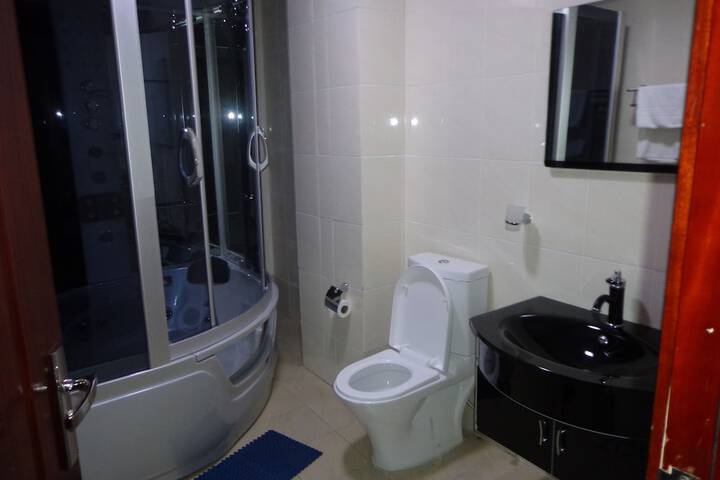 Room 9 of 10