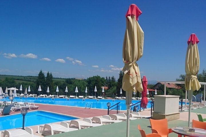 Pool 20 of 48