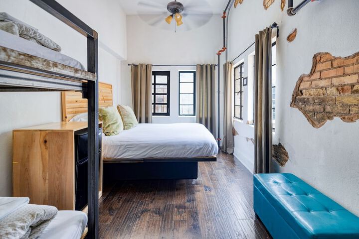 Room 35 of 65