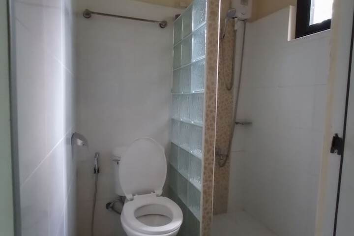 Room 16 of 38