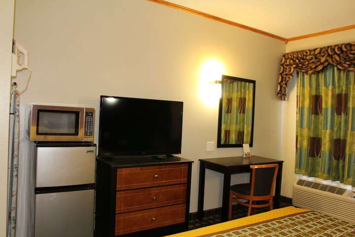 Room 6 of 17