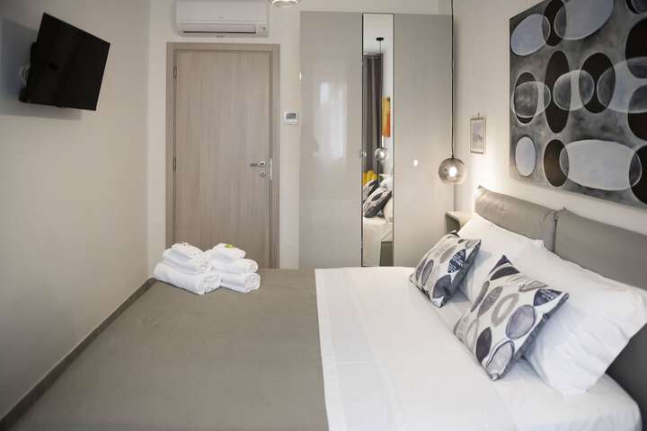 Room 32 of 141