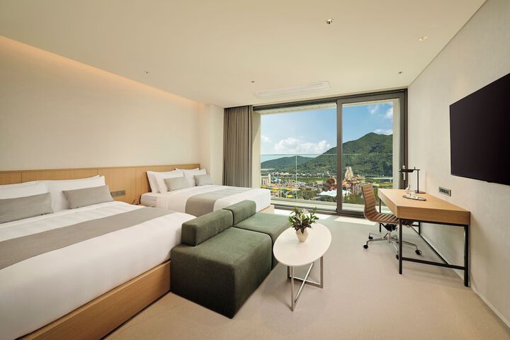 Room 41 of 107