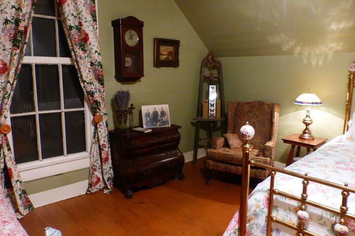 Room 12 of 44