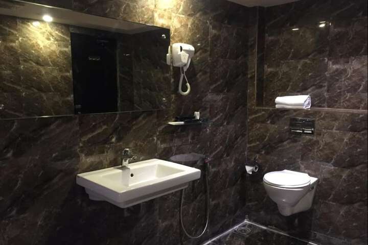 Room 14 of 21