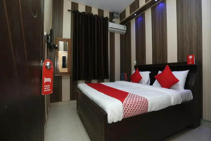 Room 3 of 3