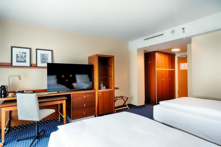 Room 67 of 116