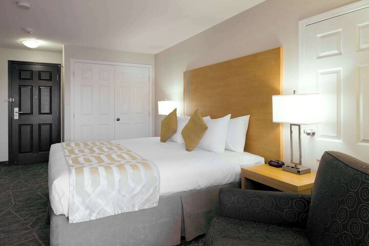 Room 7 of 60