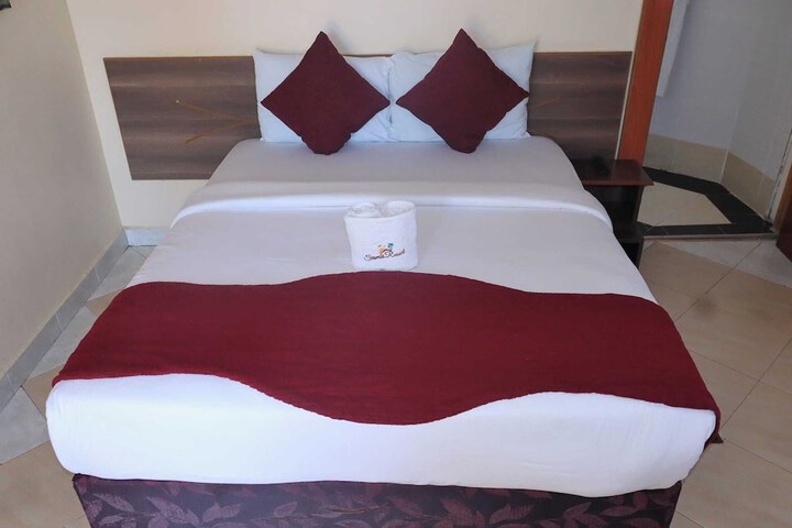 Room 9 of 63