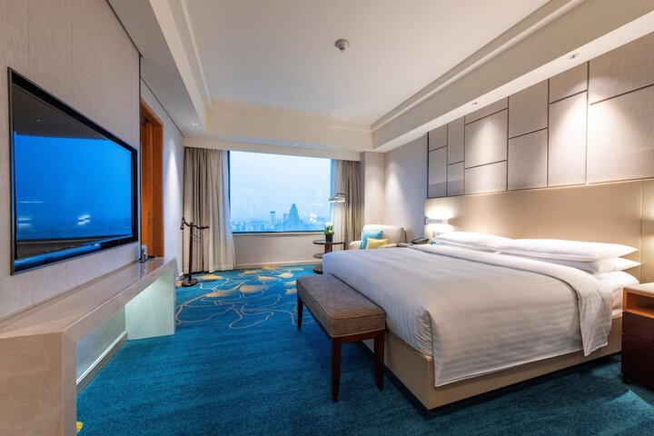 Room 13 of 92