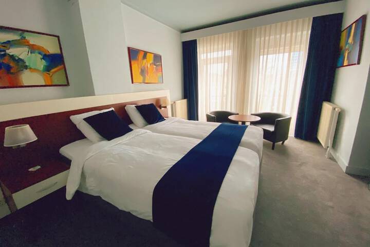 Room 32 of 72