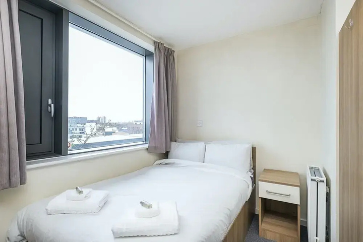 Room 5 of 11
