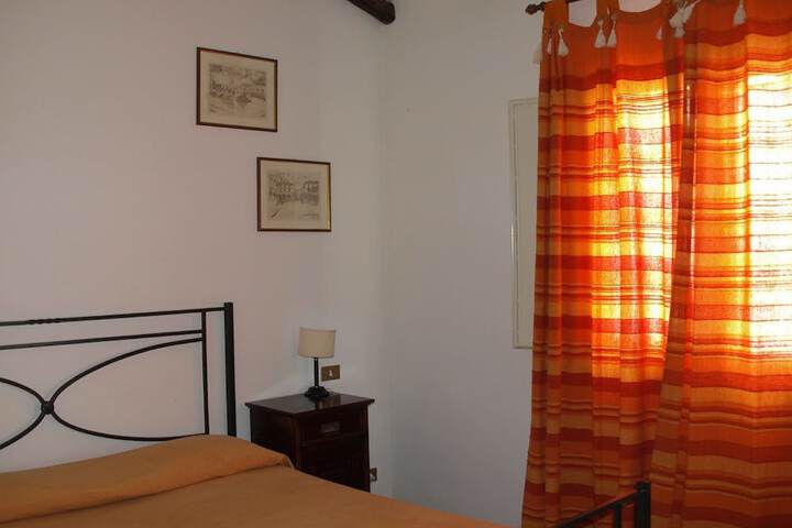 Room 5 of 38