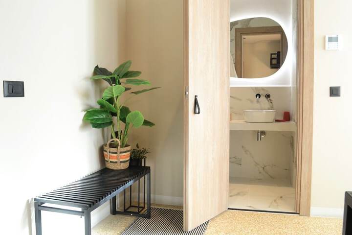 Room 15 of 18