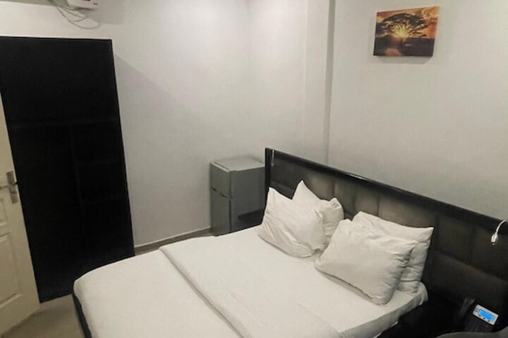 Room 27 of 56