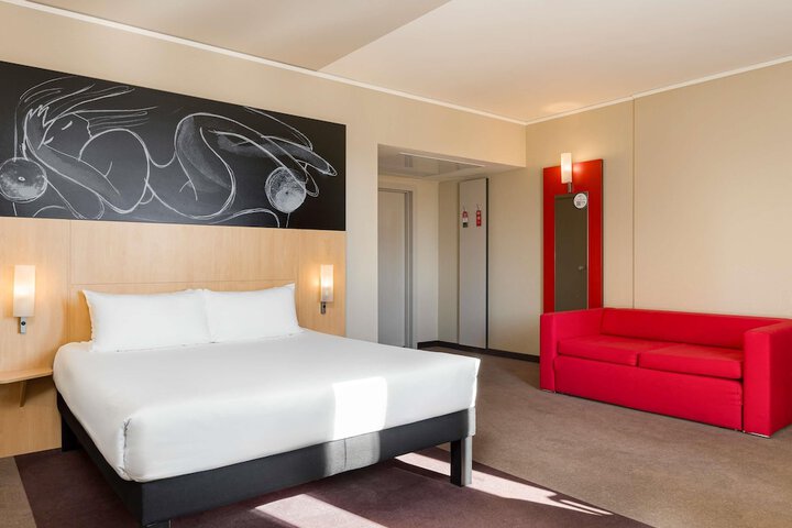 Room 13 of 47