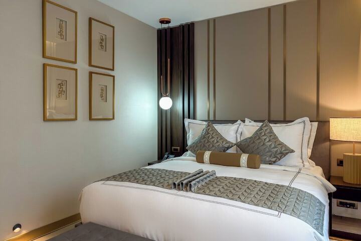 Room 50 of 179