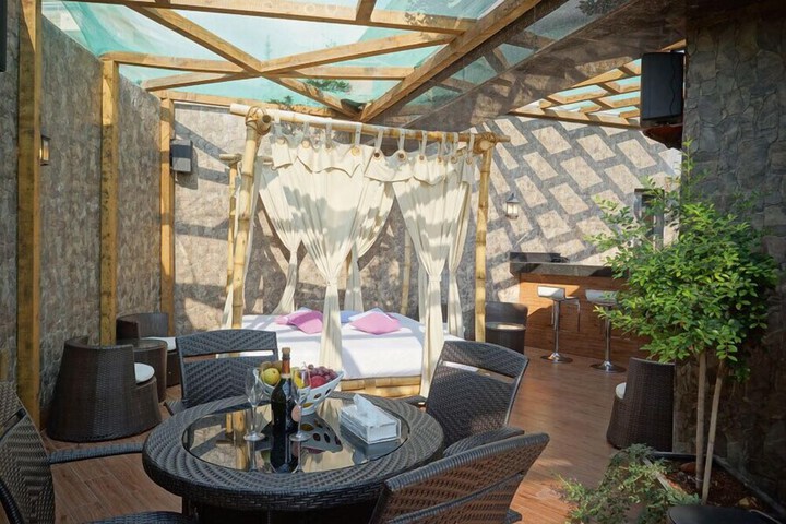 Terrace/Patio 37 of 61