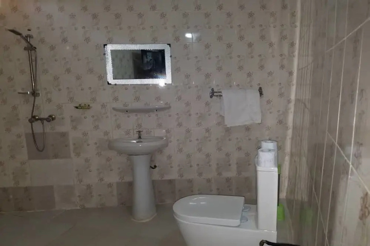 Room 8 of 19
