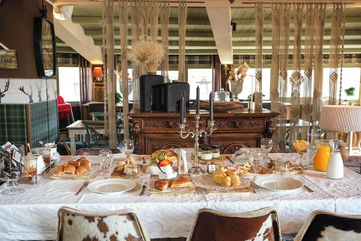 Dining 54 of 71