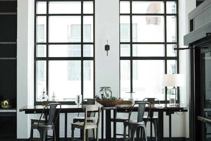 Lobby lounge