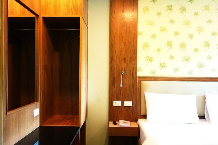 Room 14 of 31