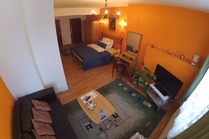 Room 8 of 44