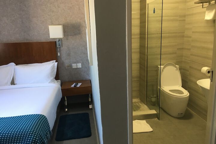 Room 22 of 49