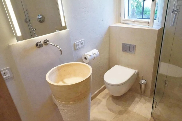 Room 9 of 19