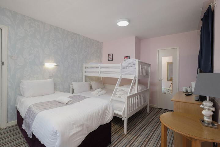 Room 30 of 91