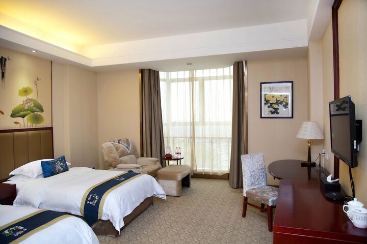 Room 8 of 19