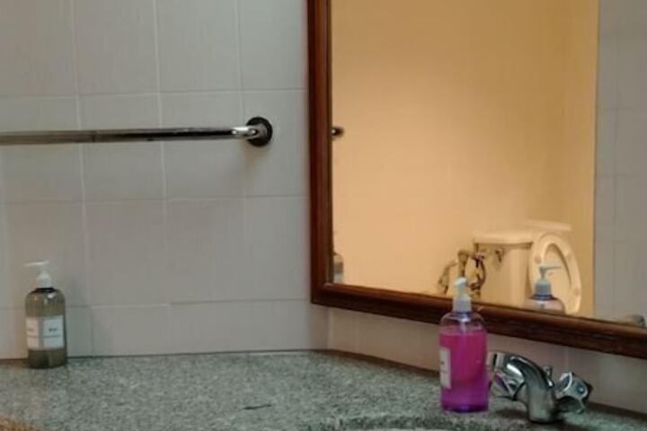 Room 458 of 650