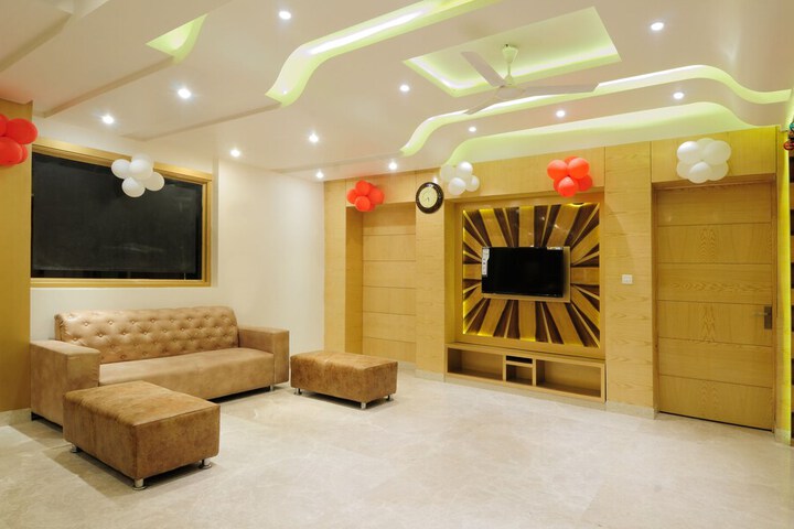 Hotel Interior 6 of 36