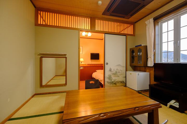 Room 12 of 94