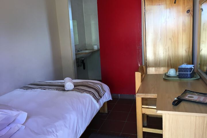 Room 10 of 29