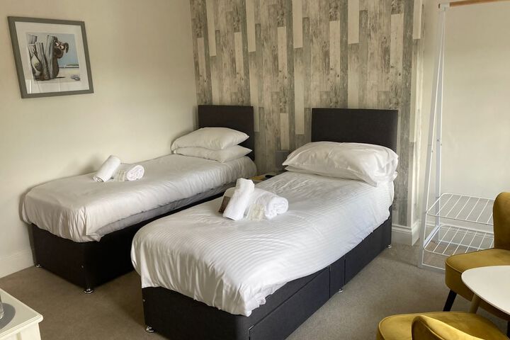 Room 16 of 25