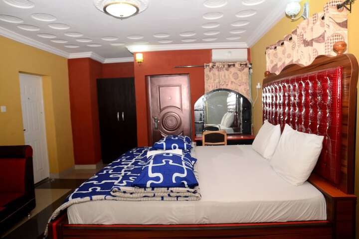 Room 5 of 21