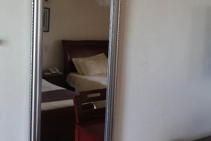 Room 17 of 60