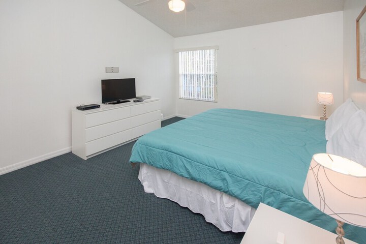 Room 3 of 16